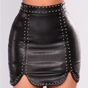 Fashion Nova - Well Rounded Studded Skirt (M)